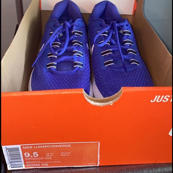 Nike shoes - Picture 2 of 3